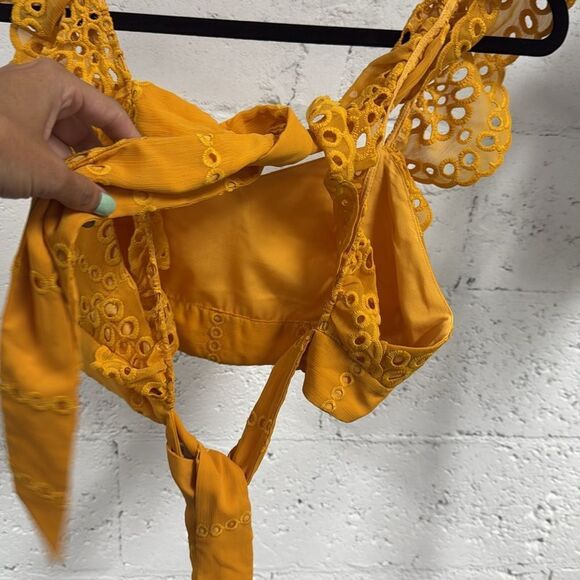 Yellow Lace Crop Top Lovers and Friends NWOT - Backless Tie Cute Summer Top - Picture 2 of 4